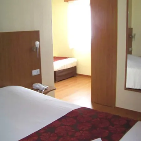 Brit Beaulieu Hotell