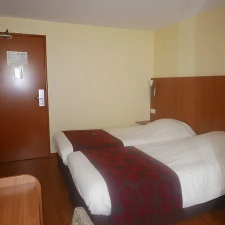 מלון Green Hotels Poitiers 3*