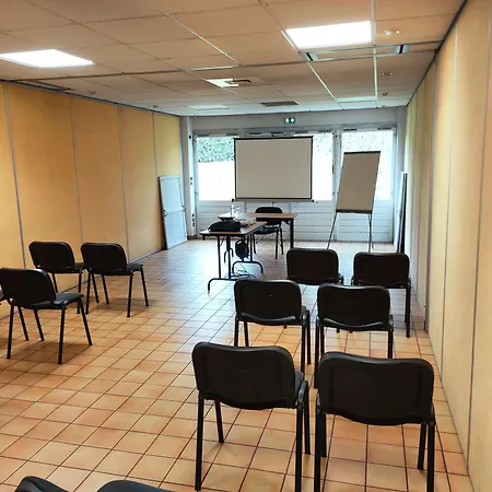 Green Hotels Poitiers מלון פואטייה