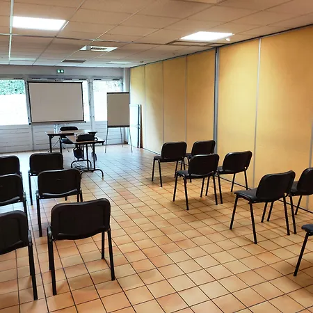 מלון Green Hotels Poitiers פואטייה