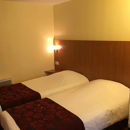 Green Hotels Poitiers 3* פואטייה