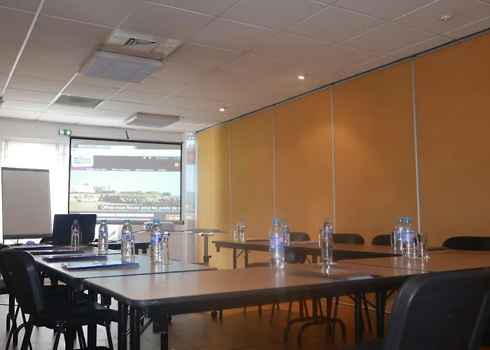 Hotel Green Hotels Poitiers 3*